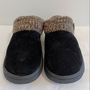 Clarks indoor/outdoor slippers black size 6 comfort